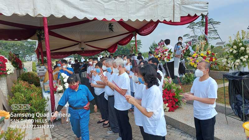 Tradisi pemakaman Budha di san diego hills keturunan warga Tionghoa