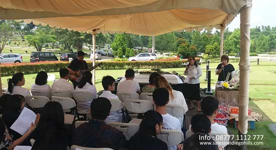 suasana upacara pemakaman di san diego hills dengan paket standar